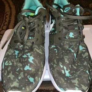 Nike kaishi size 10.5